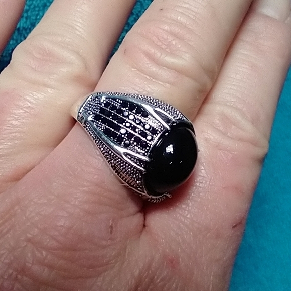 Silvertone faux onyx black crystal ring - Picture 4 of 5